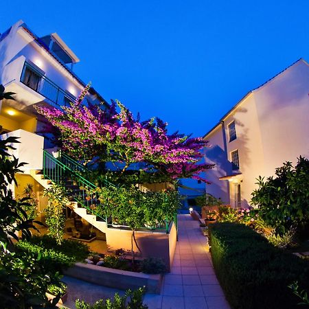 Apartments Dubra Komiza Exterior photo