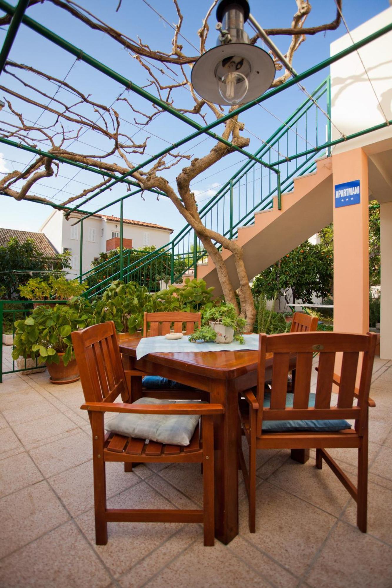 Apartments Dubra Komiza Exterior photo